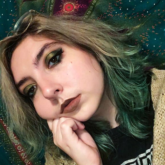 Meet your Posher, Dayna - Picture 1 of 1